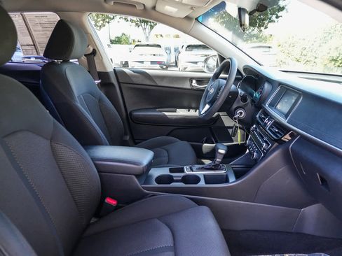 Used 2018 Kia Optima LX FWD image 16
