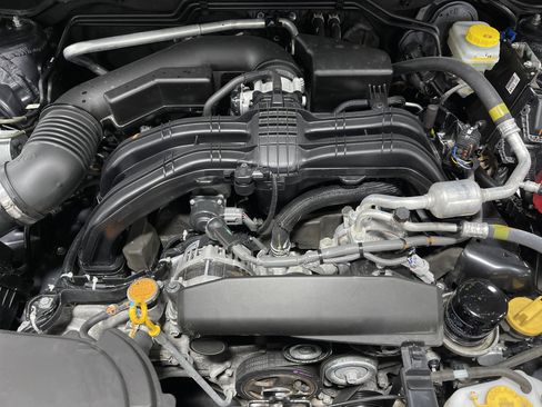 Used 2024 Subaru Crosstrek 2.5i Wilderness w/ Crosstrek Mirror Package image 17