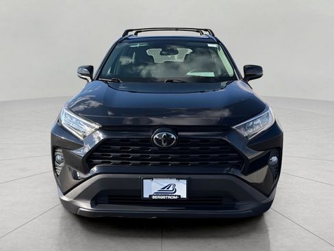 Used 2021 Toyota RAV4 XLE w/ Convenience Package image 2