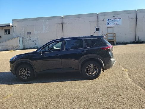 Used 2023 Nissan Rogue S AWD/4WD image 22