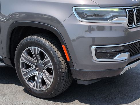 Used 2024 Jeep Wagoneer Series II AWD/4WD image 9