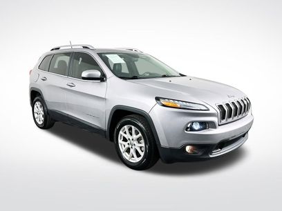Used 2018 Jeep Cherokee Latitude Plus w/ Comfort/Convenience Group