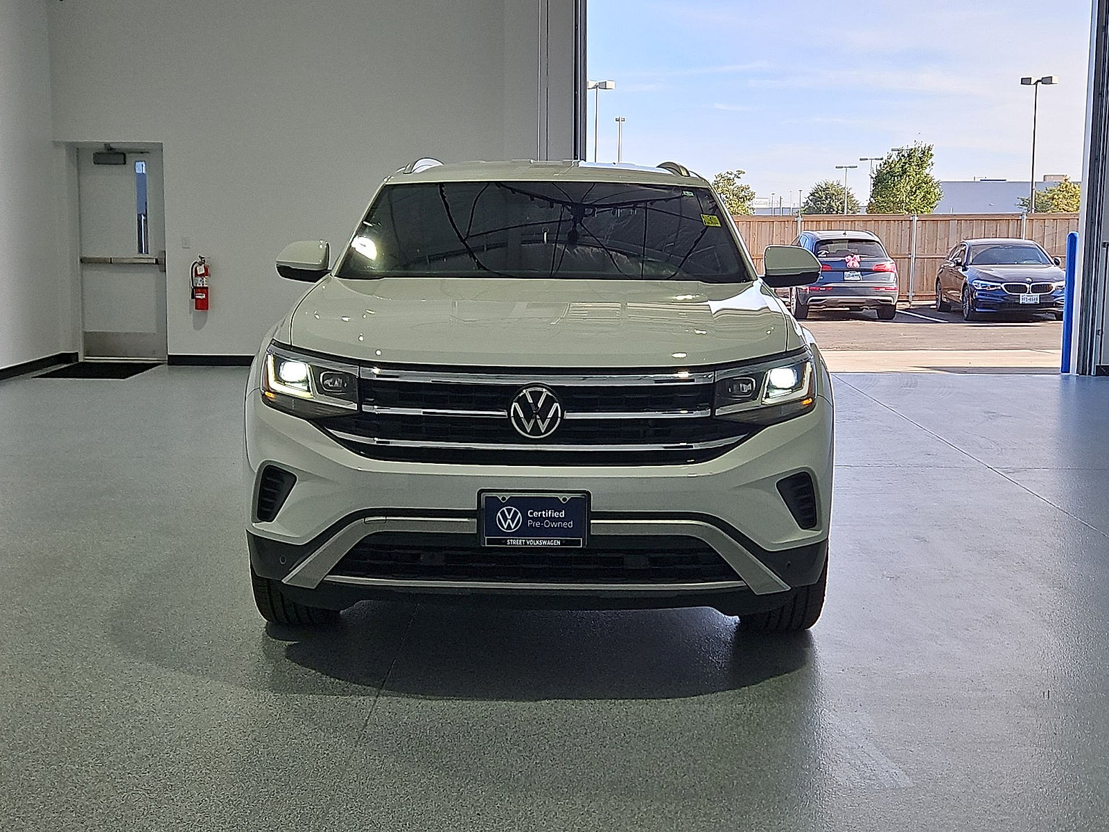 Certified 2022 Volkswagen Atlas Cross Sport SE AWD/4WD image 3
