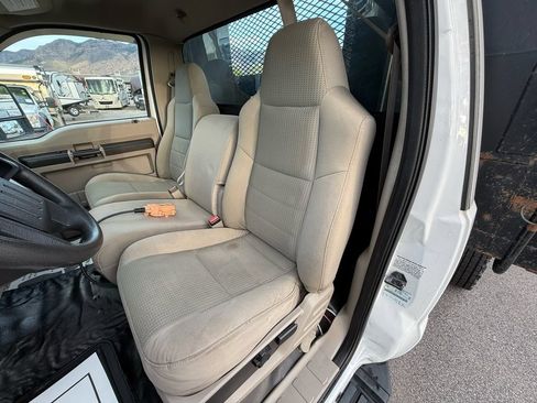 Used 2008 Ford F550 4x4 Regular Cab Super Duty image 13