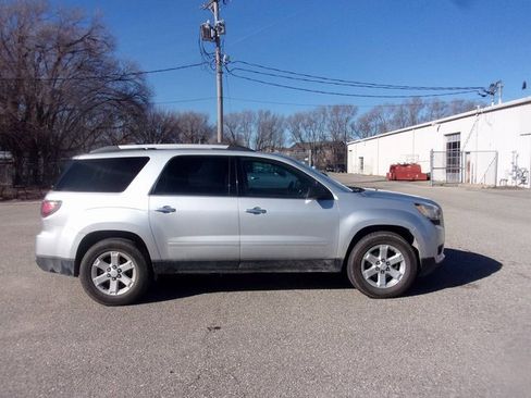 Used 2016 GMC Acadia SLE image 8