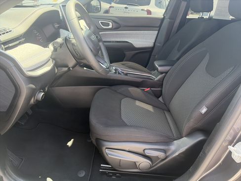 Used 2024 Jeep Compass Sport AWD/4WD image 5