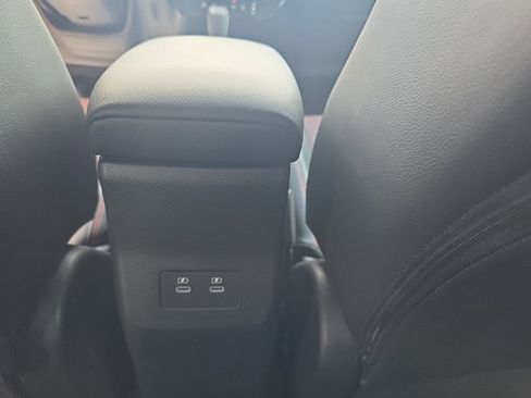 Certified 2025 Nissan Kicks SR image 13