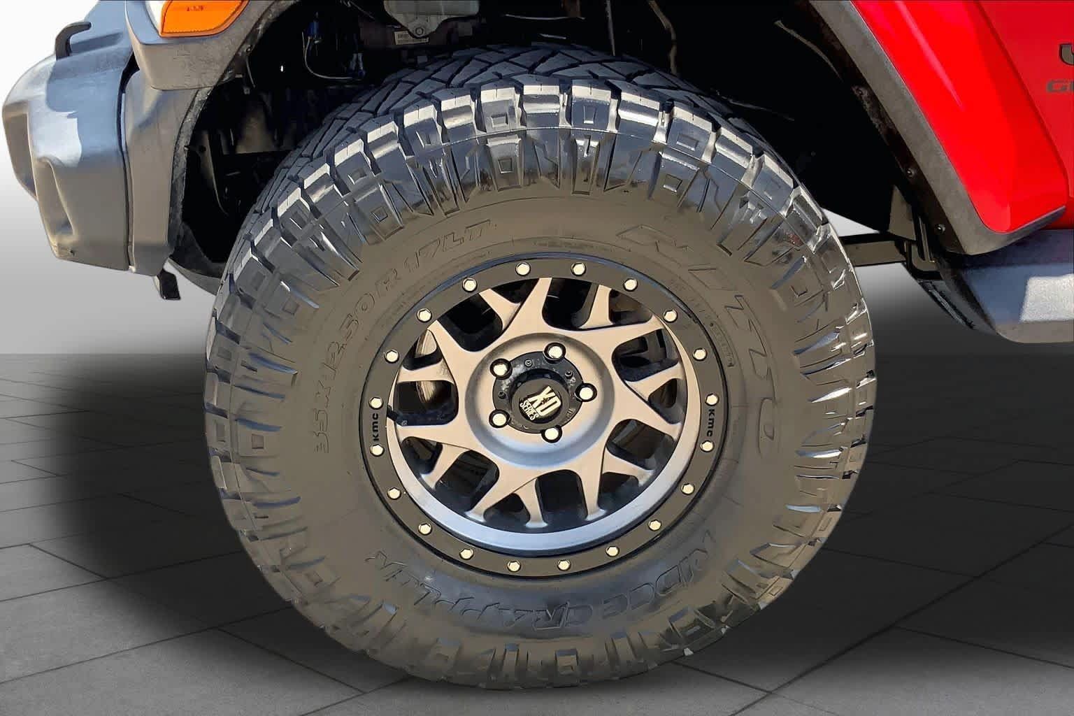 Used 2020 Jeep Gladiator Sport w/ Quick Order Package 24S AWD/4WD image 11