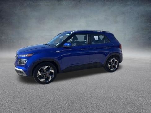 Used 2025 Hyundai Venue SEL image 11