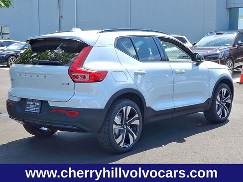 New 2025 Volvo XC40 B5 Ultra w/ Protection Package Premier image 7