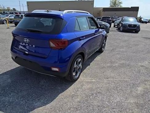Used 2025 Hyundai Venue Limited FWD image 6