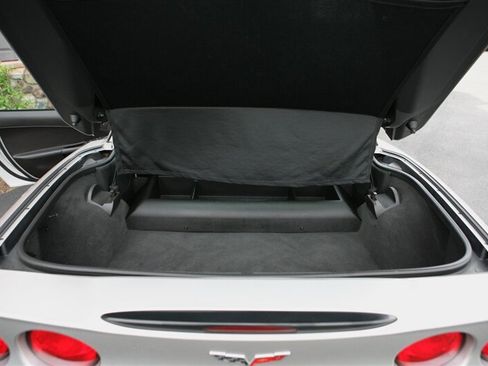 Used 2007 Chevrolet Corvette Coupe w/ Preferred Equipment Group RWD image 7