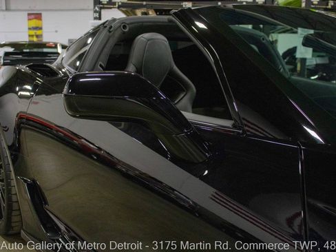 Used 2016 Chevrolet Corvette Z06 w/ 3LZ Preferred Equipment Group RWD image 31