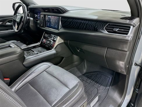 Used 2022 GMC Yukon XL Denali image 32