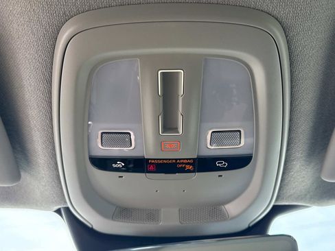 Certified 2025 Volvo XC40 B5 Plus image 24