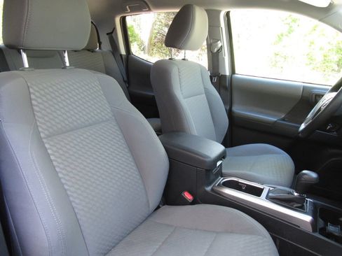 Certified 2023 Toyota Tacoma SR5 AWD/4WD image 23