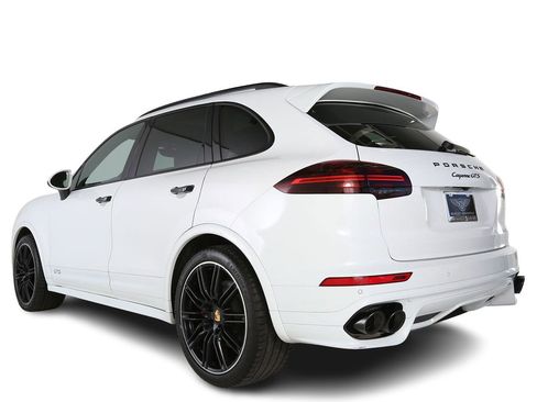 Used 2017 Porsche Cayenne GTS image 3