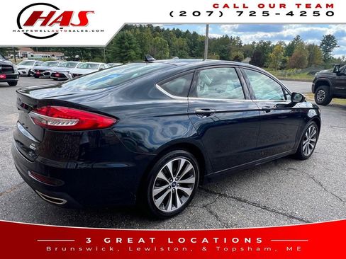 Used 2020 Ford Fusion SE image 6