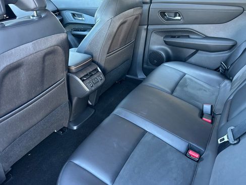 Used 2023 Nissan Ariya FWD image 15