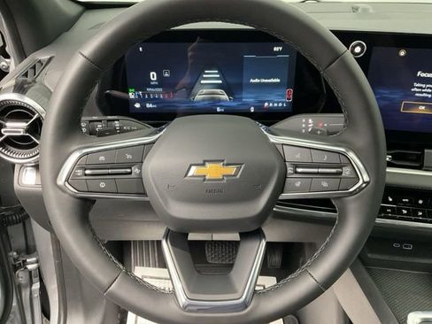 New 2026 Chevrolet Equinox LT w/ Convenience Package II FWD image 14