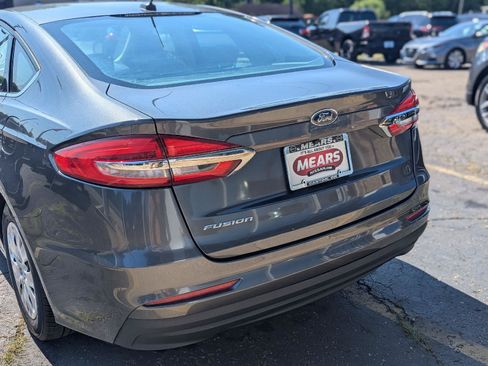 Used 2019 Ford Fusion S FWD image 8