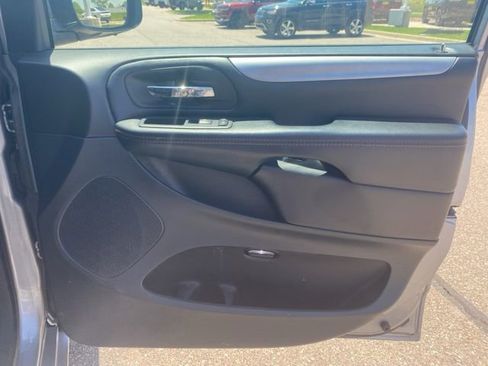Used 2019 Dodge Grand Caravan GT FWD image 30