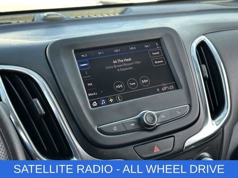 Used 2020 Chevrolet Equinox LT image 3