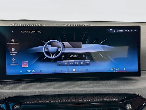 Used 2026 BMW 330i Sedan w/ Convenience Package image 14