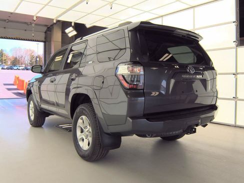 Used 2021 Toyota 4Runner SR5 AWD/4WD image 8
