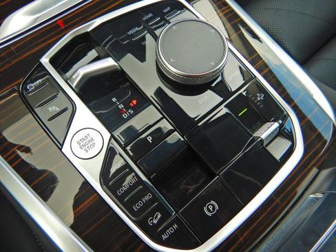 Used 2026 BMW X7 xDrive40i w/ Premium Package AWD/4WD image 21