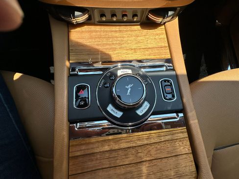 Used 2014 Rolls-Royce Ghost image 27