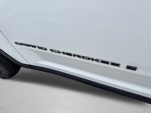 Used 2023 Jeep Grand Cherokee L Laredo RWD image 36