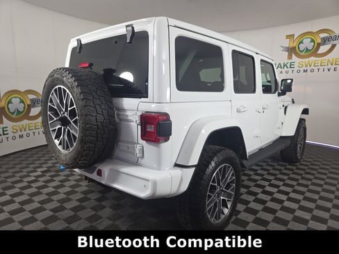 Used 2022 Jeep Wrangler Unlimited Sahara image 9