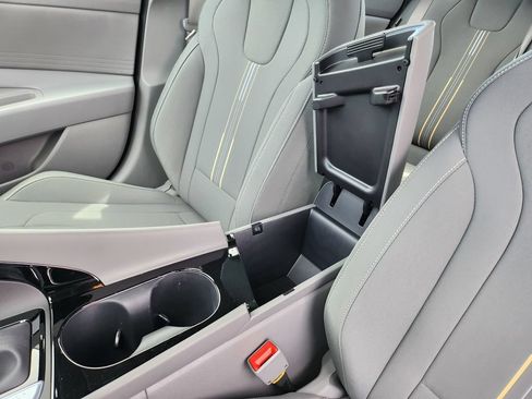 New 2026 Hyundai Elantra Hybrid FWD image 27