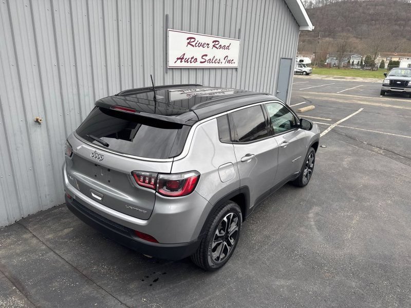 Used 2022 Jeep Compass Limited AWD/4WD image 7