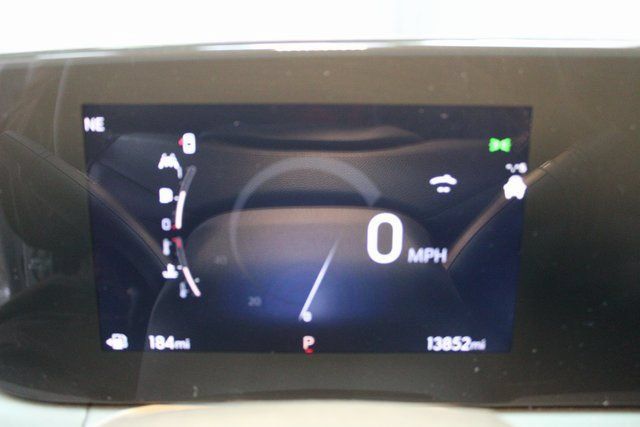 Certified 2025 Buick Envista Avenir FWD image 24