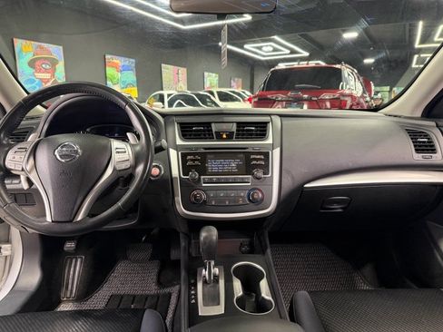 Used 2016 Nissan Altima 2.5 SR FWD image 15