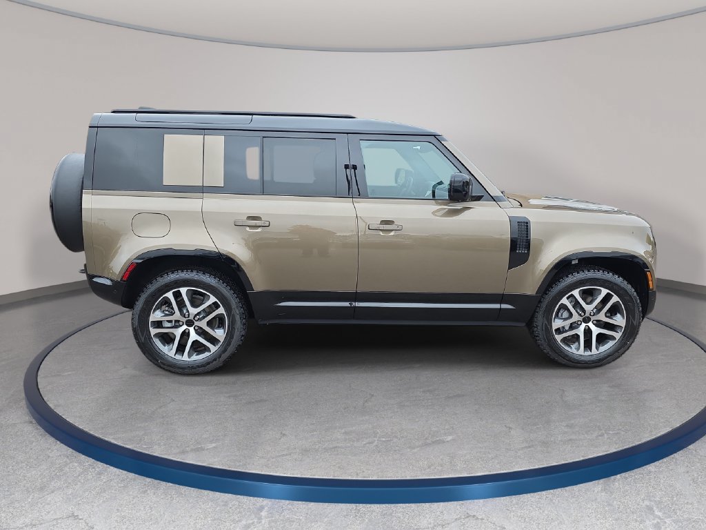 New 2026 Land Rover Defender 110 X-Dynamic SE AWD/4WD image 4