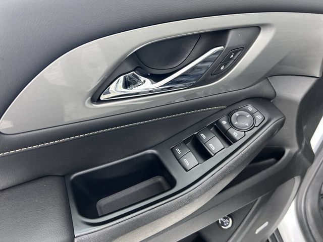 Certified 2023 Chevrolet Traverse LT w/ LT Premium Package FWD image 24