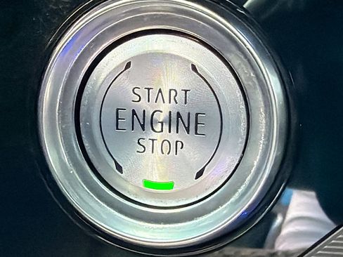 Used 2021 Chevrolet Corvette Stingray Convertible w/ 1LT image 32