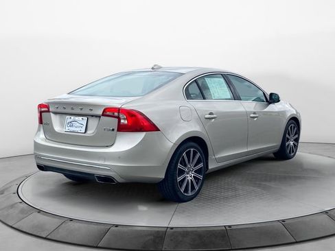 Used 2018 Volvo S60 T5 Inscription image 5
