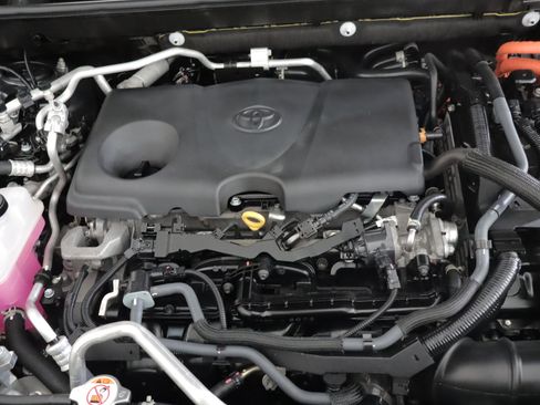 Used 2023 Toyota RAV4 SE w/ Weather & Moonroof Package image 29