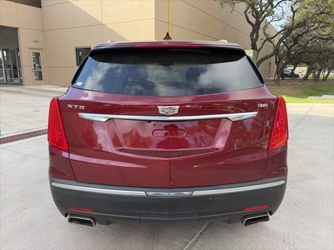 Used 2017 Cadillac XT5 Luxury w/ Driver Awareness Package image 4