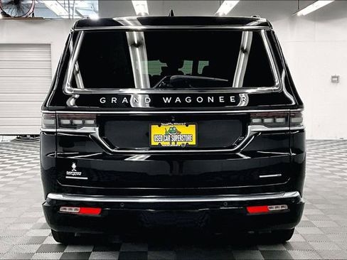 Used 2023 Jeep Grand Wagoneer Series II w/ Flexible Seating Group AWD/4WD image 5