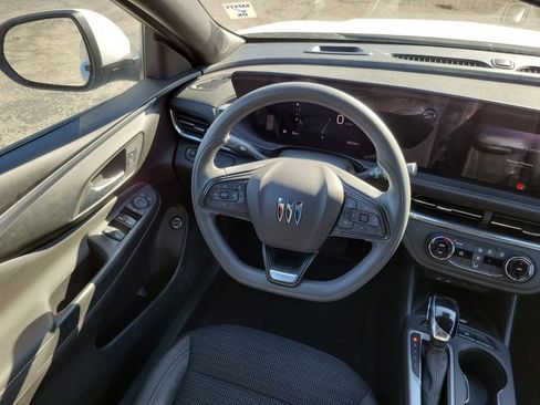 Used 2024 Buick Envista Preferred w/ Convenience II Package image 15