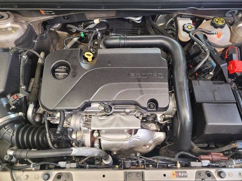 Used 2022 Chevrolet Malibu LS FWD image 30