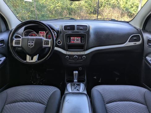 Used 2016 Dodge Journey SE w/ Flexible Seating Group image 17