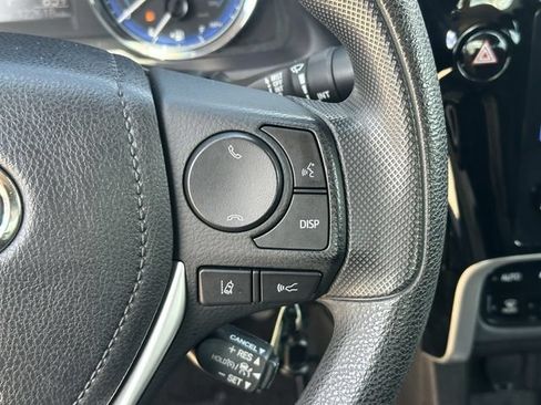 Used 2017 Toyota Corolla LE FWD image 14