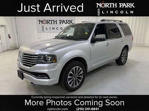 Used 2015 Lincoln Navigator 2WD image 1