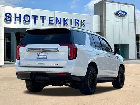 Used 2024 GMC Yukon AT4 w/ AT4 Premium Package image 8